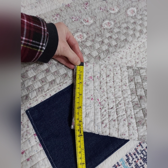 Hoodie upcycle from a blanket - Picture 10 of 10